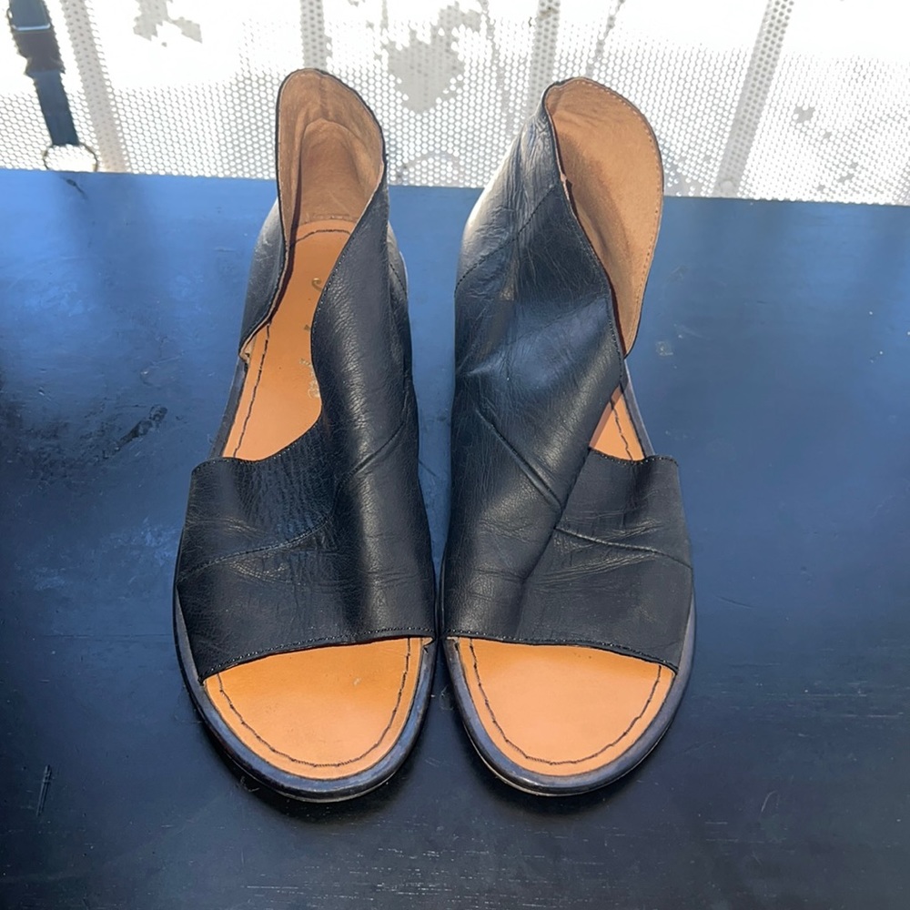 Free people sun valley sandals. Size 37